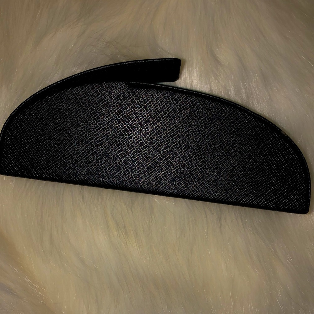 Prada 🕶 Case - Picture 3 of 3